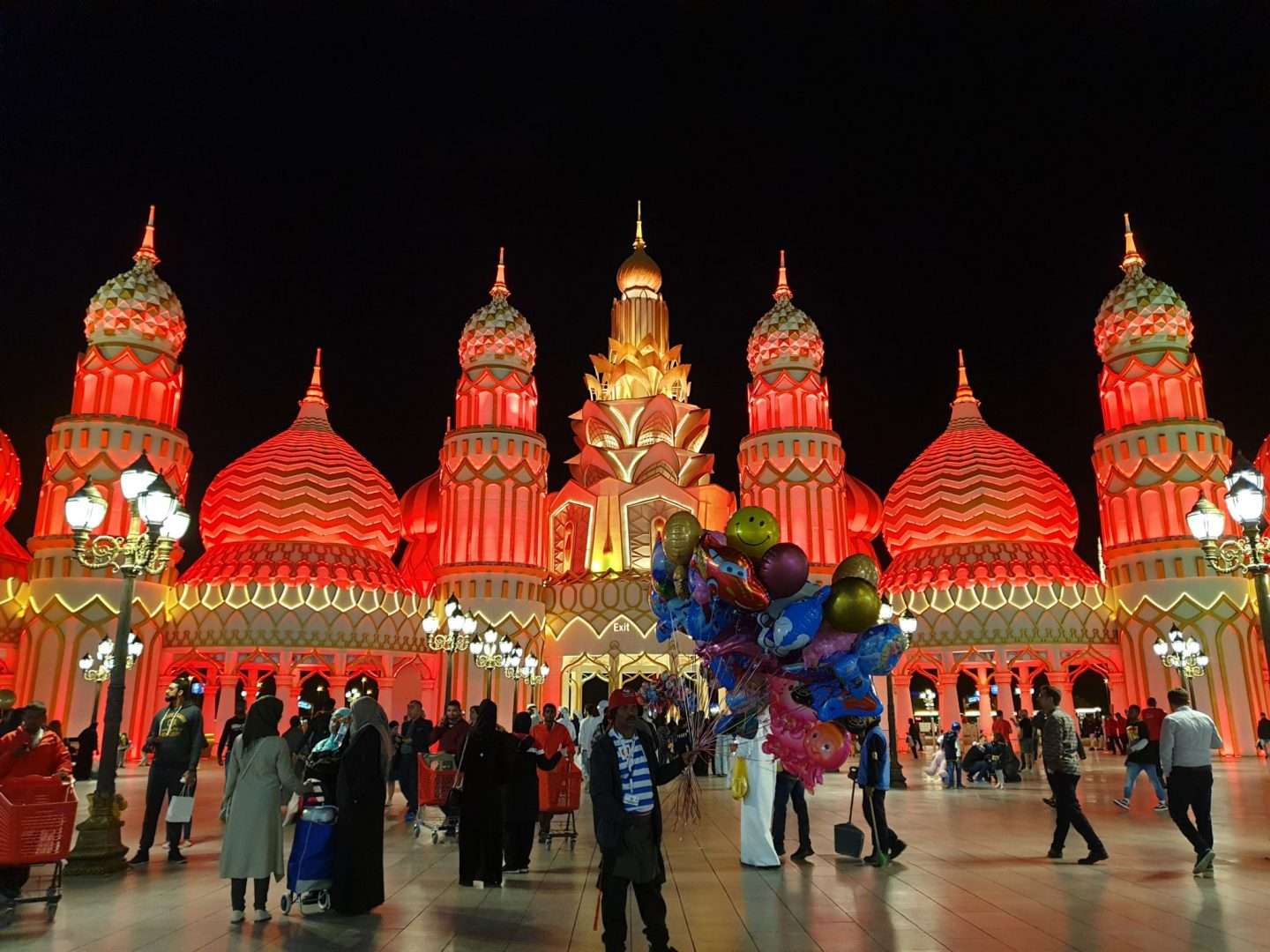 Enter the world of Culture, Shopping of Global Village