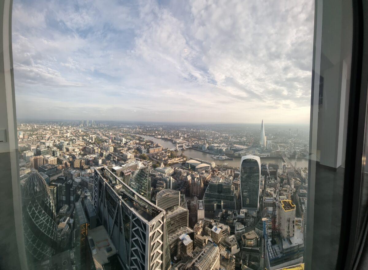 Panorama of London at Horizon 22