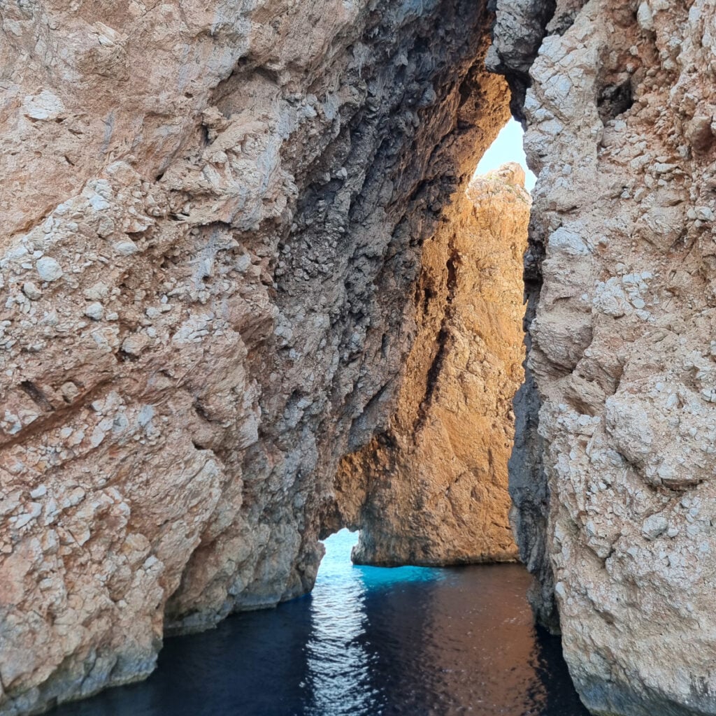 Suluada Island