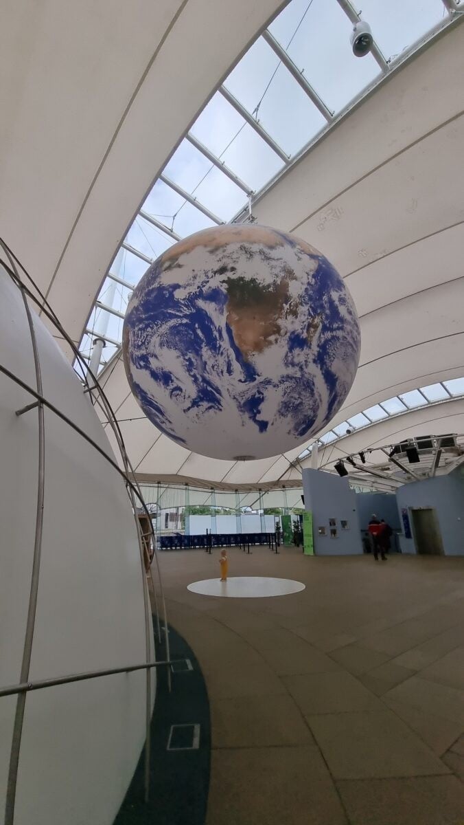 Dynamic Earth