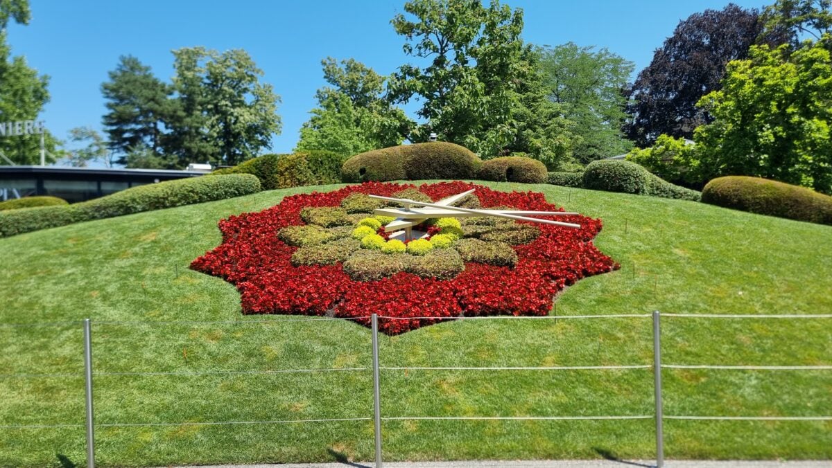 Jardin Anglais Flower Clock